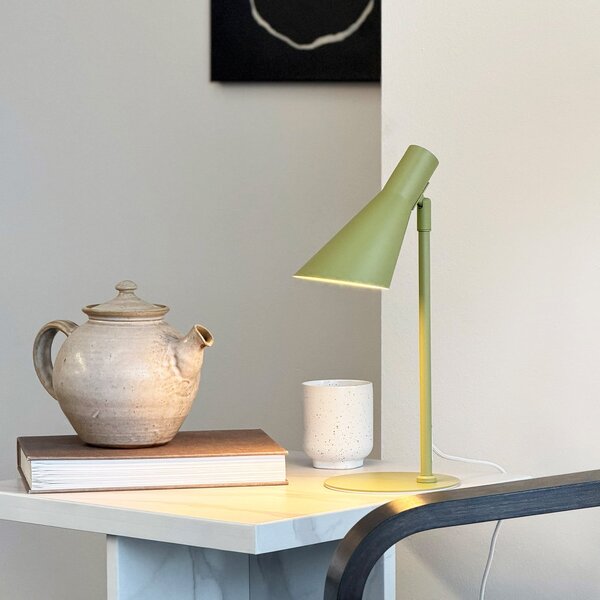 Dyberg Larsen Lampa de masă DL12 Mini, verde, E14, metal, Verde, Camera de zi / sufragerie, Metal, Scandinavă