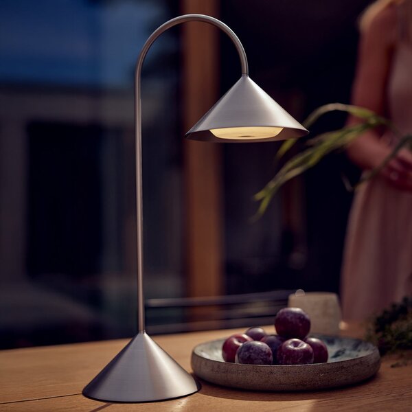 FRANDSEN Lampa de masă cu LED-uri Grasp, oțel inoxidabil, înălțime 47 cm, reglabil, Metalic, Oțel inoxidabil, Design