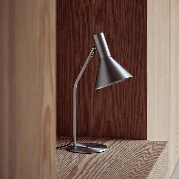 FRANDSEN Lampa de masă Lyss, culoare aluminiu, metal, 50 cm, E27, Metalic, Camera de zi / sufragerie, Aluminiu, Design