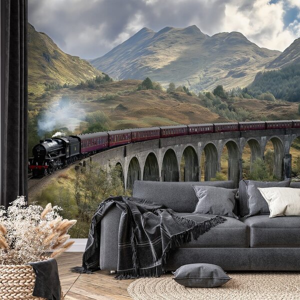Tapet tren pe viaduct montan