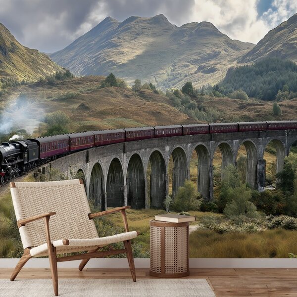 Tapet tren pe viaduct montan