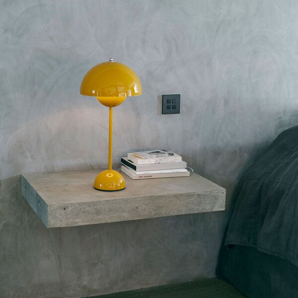 Lampă de masă &Tradition, Flowerpot VP3, Galben, Camera de zi, Metal, Design