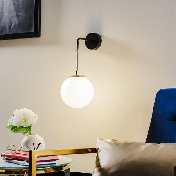 EMIBIG LIGHTING Aplică de perete Ognis K1 cu abajur sferic, negru/auriu, reglabil, Negru, Camera de zi / sufragerie, Metal, Modern, glob