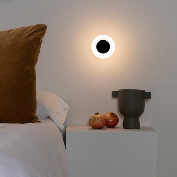 FARO BARCELONA Aplică de perete LED Moy pe negru abajur sticlă, Negru, Camera de zi / sufragerie, Sticlă, Modern