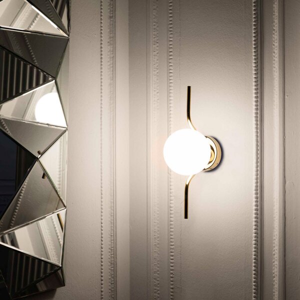 FARO BARCELONA Aplică de perete LED Le Vita cu sticlă opal, Auriu / Alamă, Camera de zi / sufragerie, Sticlă, Design