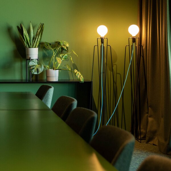 GRUPA Model M1 lampă de podea LED negru, cablu alb, Negru, Camera de zi / sufragerie, Metal, Modern