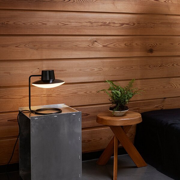 Lampă de masă Louis Poulsen, AJ Oxford, Negru, Camera de zi, Metal, Design