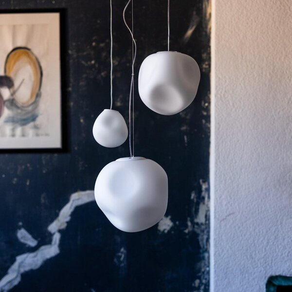 Foscarini Lampă suspendată Hoba Piccola, Ø13cm, lungime suspensie 350 cm, reglabil, Alb, Camera de zi / sufragerie, Sticlă, Design