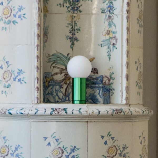 HAY Turn on lampă masă LED cu dimmer, picior verde, reglabil, Verde, Camera de zi / sufragerie, Metal, Design, glob