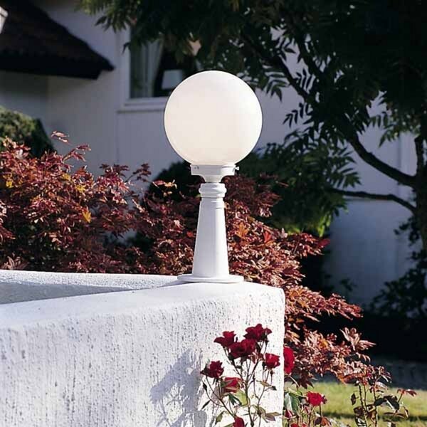 Konstsmide Lampă cu postament Arcturus abajur sferic, Alb, Metal, Modern, Glob pentru exterior