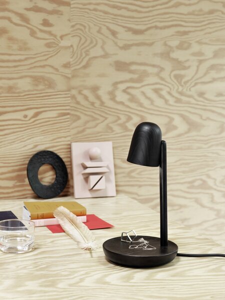 Lampă de masă Muuto, Negru, Camera de zi, Lemn