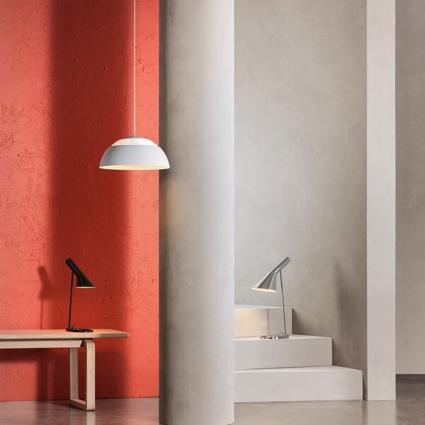 Louis Poulsen AJ Royal lampă susp. LED 37cm alb, reglabil, Alb, Camera de zi / sufragerie, Metal, Design