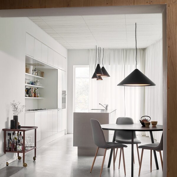 Louis Poulsen Keglen lampă susp. LED 17,5cm negru, reglabil, Negru, Camera de zi / sufragerie, Metal, Design