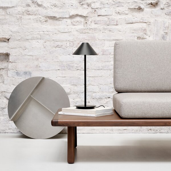 Lampă de masă Louis Poulsen, Keglen, reglabil, Negru, Camera de zi, Metal, Design