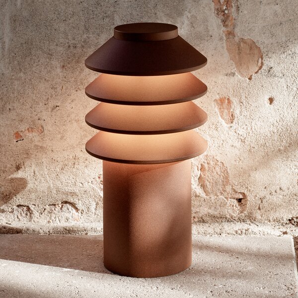 Louis Poulsen Bysted Garden, 25 cm, placă de bază, corten, 927, Maro / Rugină, Aluminiu, Design
