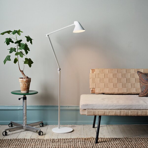 Louis Poulsen NJP lampă de podea LED 3000K alb, reglabil, Alb, Camera de zi / sufragerie, Metal, Design