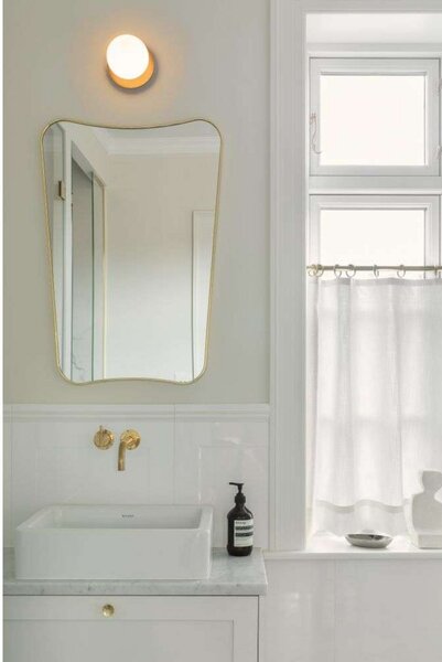 Nuura Aps Liila 1 plafonieră de perete/tavan, Ø 14 cm IP44, bronz/opal, reglabil, Bronz / Alamă Veche, Baie, Metal, Scandinavă