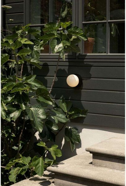 Nuura Aps Aplică de perete Liila, Ø 16,5 cm, negru/opal, reglabil, Negru, Metal, Scandinavă