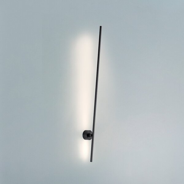 PURE Aplică de perete LED Grafo, negru, înălțime 117 cm, Negru, Camera de zi / sufragerie, Metal, Modern