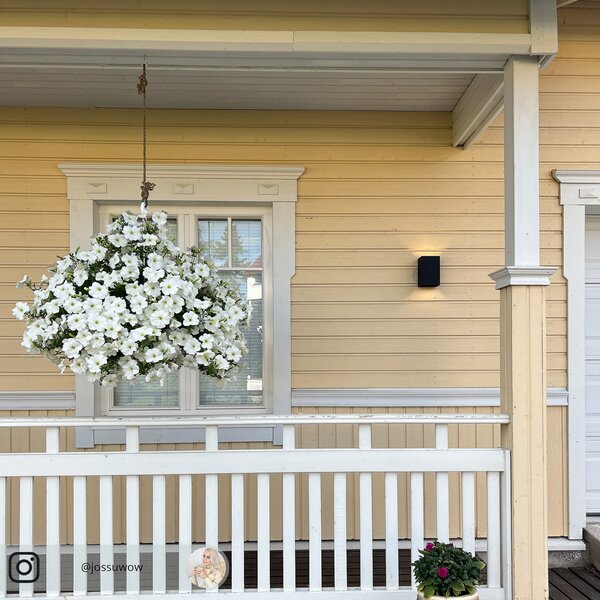 Philips Hue Resonate Aplic LED pentru exterior, RGBW, negru, reglabil, Negru, Metal, Modern, Perete unghiular