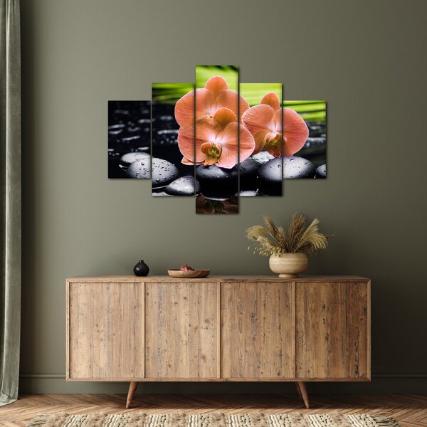 Tablou - Orhidee portocalie cu frunze de palmier (150x105 cm)