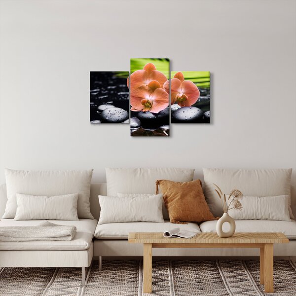 Tablou - Orhidee portocalie cu frunze de palmier (90x60 cm)