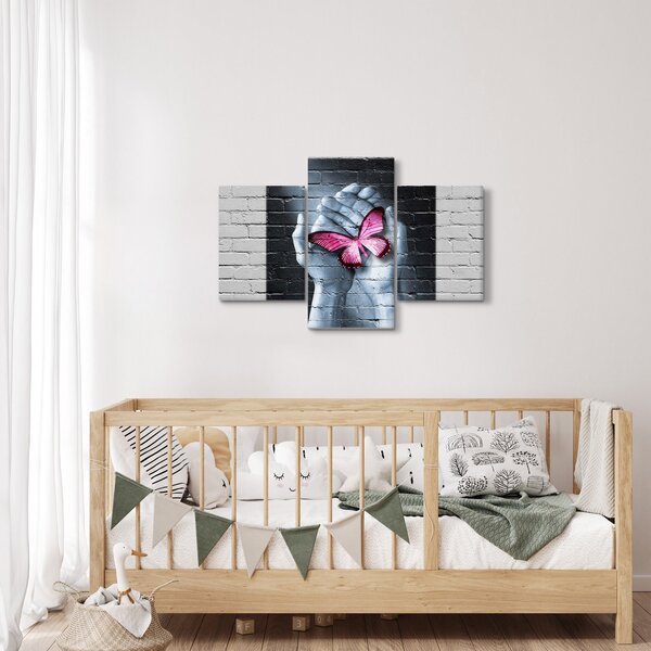 Tablou - Fluture roz în perete (90x60 cm)