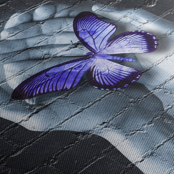 Tablou - Fluture violet pe perete (120x50 cm)