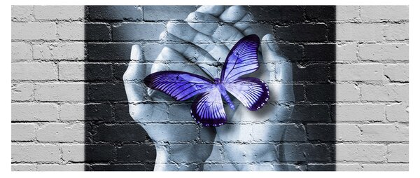 Tablou - Fluture violet pe perete (120x50 cm)