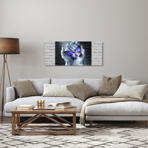 Tablou - Fluture violet pe perete (120x50 cm)
