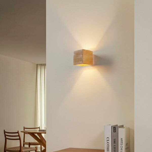 SOLLUX LIGHTING Aplică de perete Ara sub formă cub din lemn, reglabil, Lemn, Camera de zi / sufragerie, Lemn, Modern, Priză de perete sus / jos