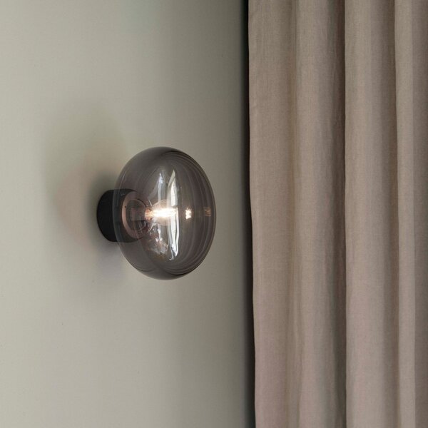 Lampă de perete New Works, Karl-Johan, reglabil, Negru, Camera de zi, Lemn, Design