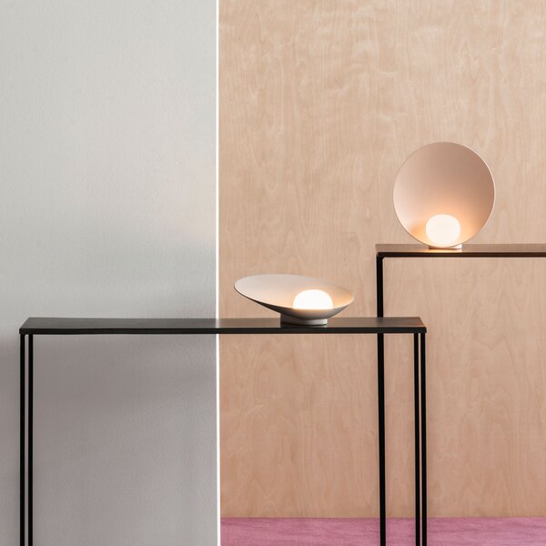 Vibia Musa 7402 Lampă de masă LED orizontală, somon, reglabil, Bej, Camera de zi / sufragerie, Metal, Modern