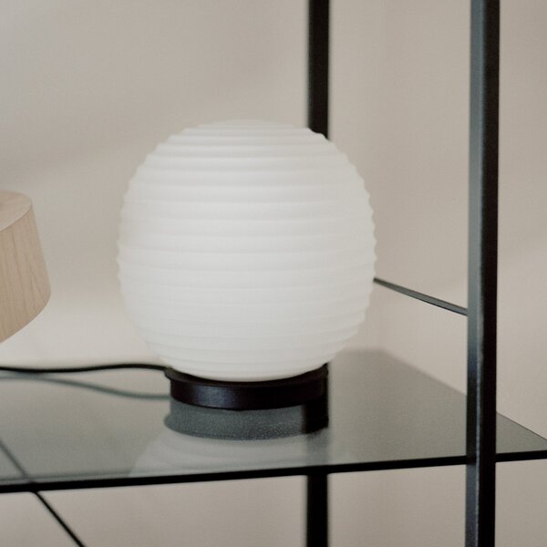 Lampă de masă New Works, Lantern Globe Small, reglabil, Alb, Camera de zi, Sticlă, Design