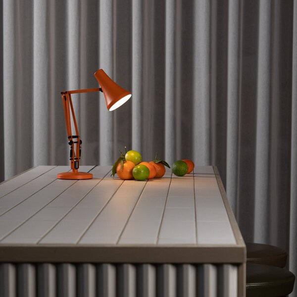 Lampă de masă Anglepoise, 90 MINI MINI VIVID, reglabil, Portocaliu, Studiu / Birou, Metal, Design industrial