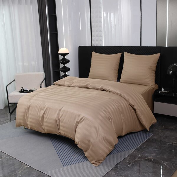 Lenjerie de pat hoteliera din microfibra JASMINE bej - dunga 2 cm Dimensiunile lenjeriei: 70 x 90 cm | 140 x 200 cm