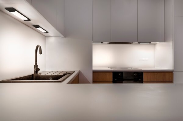 Osram - LINEAR EDGE LED/4W/230V 30 cm, corp de iluminat sub dulap, reglabil, cu senzor, negru