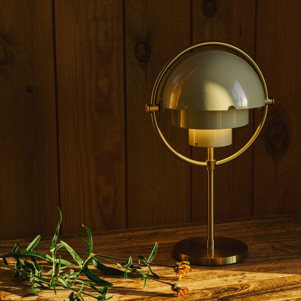 GUBI Lampa de masă cu baterie Gubi Multi-Lite, alamă/gri, 30 cm, reglabil, Auriu / Alamă, Camera de zi / sufragerie, Metal, Design