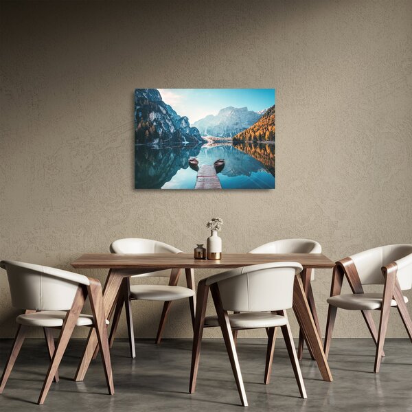 Tablou pe sticlă - Bărci pe Lacul Braies (70x50 cm)