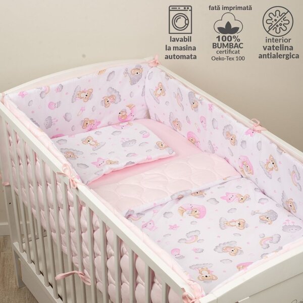 Set lenjerie patut 120x60 cm 5 piese Kidizi Koala Dreams Pink, model matlasat, include perna, plapumioara, aparatoare si cearceaf