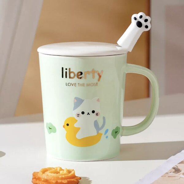 Cana cu capac din ceramica si lingurita Pufo Love Kitty pentru cafea sau ceai, 250 ml, verde