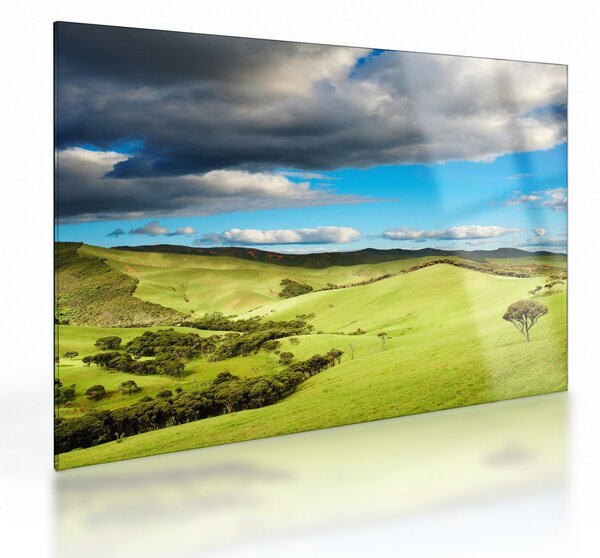Tablou pe sticlă - Peisaj verde cu dealuri (70x50 cm)