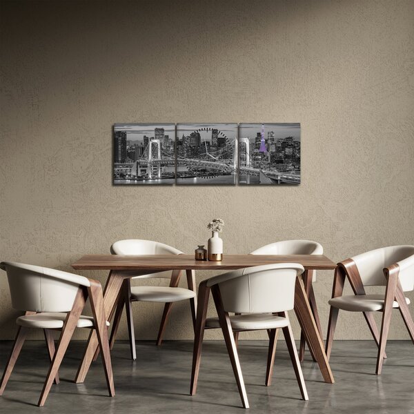 Tablou - Orașul mare cu turnul mov (cu ceas) (90x30 cm)
