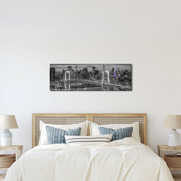 Tablou - Orașul mare cu turnul mov (cu ceas) (90x30 cm)