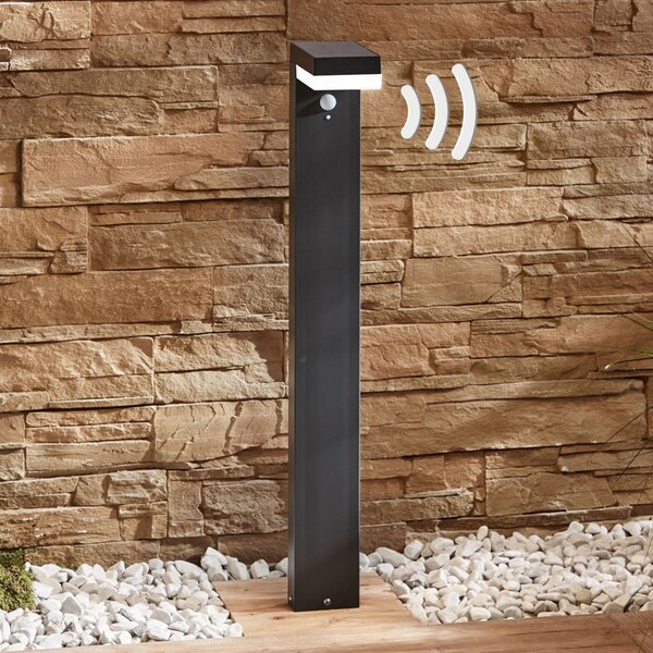 Lindby Lampă LED stâlpișor solar Chioma, antracit, senzor, Gri, Metal, Modern, Lumini solare