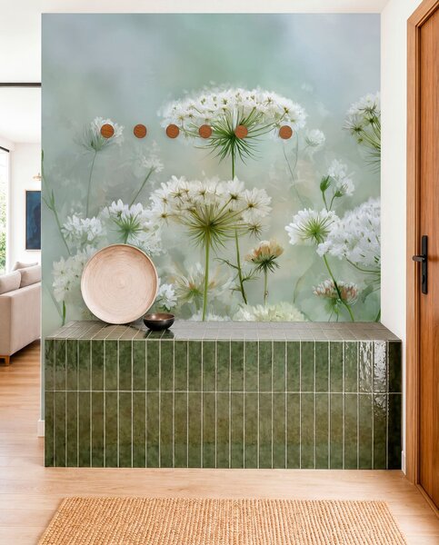 Tapet flori sălbatice albe delicate Regina Anne, într-un stil pitoresc, tonuri verzi, Fototapet Acuarelă, w04313 : Uwalls.ro