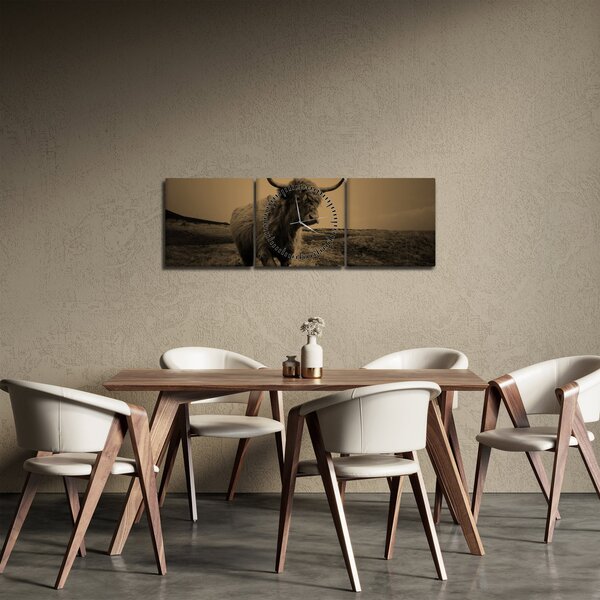 Tablou - Vacă scoțiană pe fugă (cu ceas) (90x30 cm)