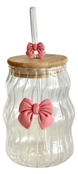 Pahar din sticlă borosilicată, cu capac din bambus și pai din sticlă, eCarla, 450 ml, design ondulat cu fundiță roz, SZK183