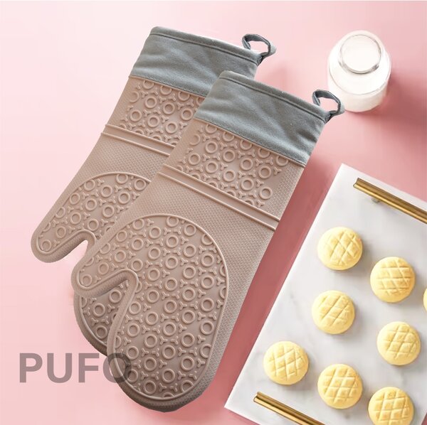 Manusa de bucatarie Pufo Cuisine din silicon pentru gratar sau cuptor, captusita, 35 cm, roz