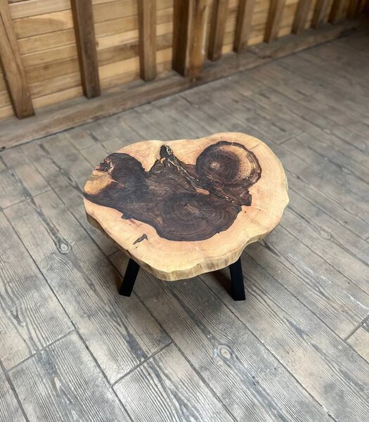 Walnut Titan tripod – măsuță cafea din nuc masiv - 60x70 cm
